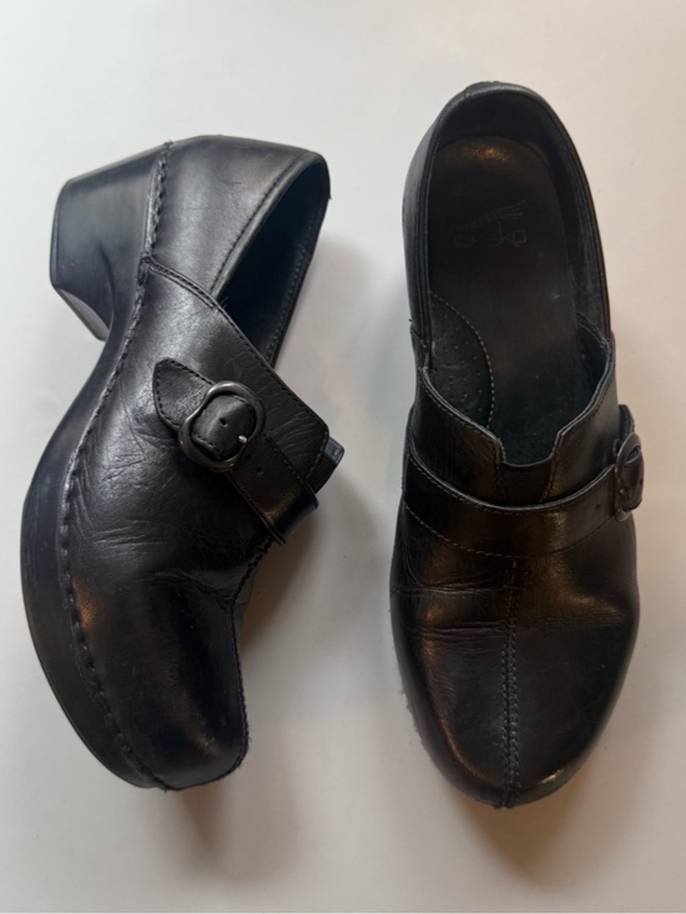 Dansko Tamara Black Leather Buckle Clogs Women’s EU 38 US 7.5